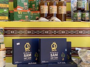 Các sản phẩm của Sâm Việt Nam được trưng bày tại gian hàng sản phẩm TP Kon Tum